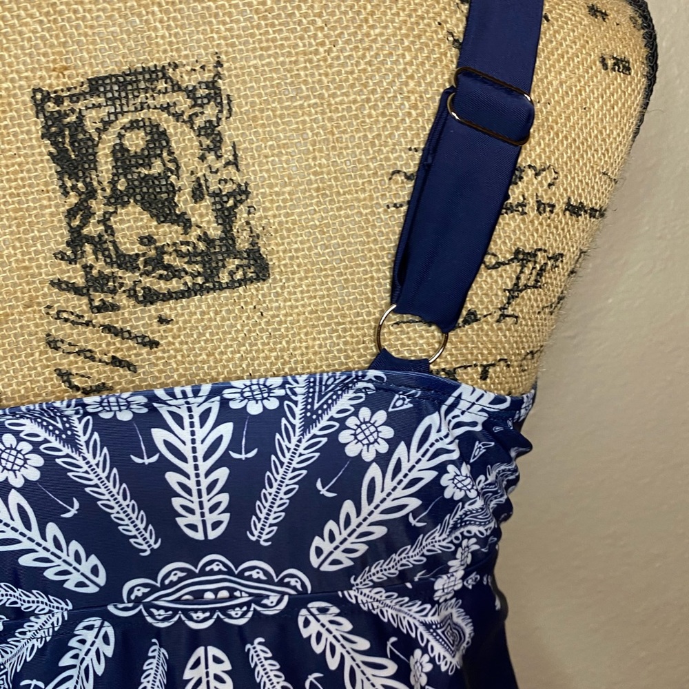 Navy and white Swimsuit Top Large - Picture 5 of 9